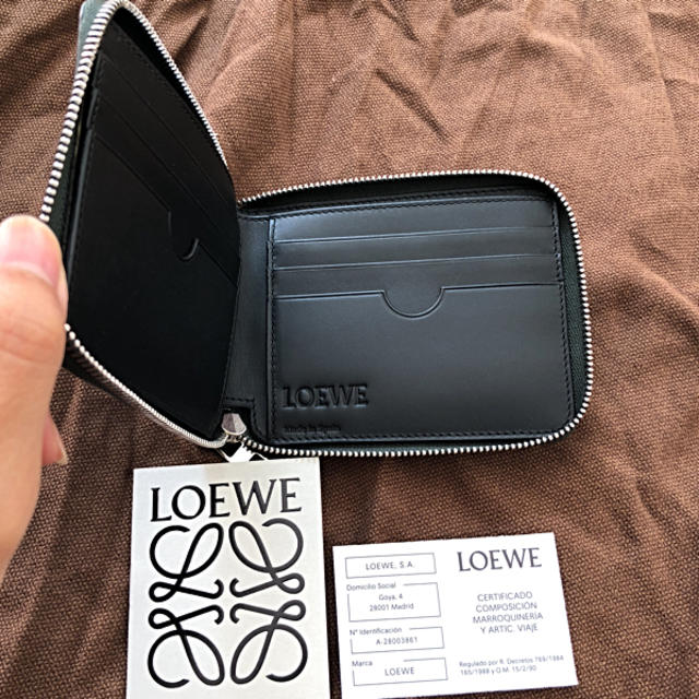 LOEWE(ロエベ)のなつはな様専用 Loewe 二つ折り財布 新品未使用 メンズのファッション小物(折り財布)の商品写真