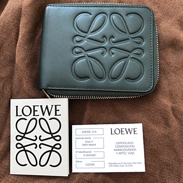 LOEWE(ロエベ)のなつはな様専用 Loewe 二つ折り財布 新品未使用 メンズのファッション小物(折り財布)の商品写真