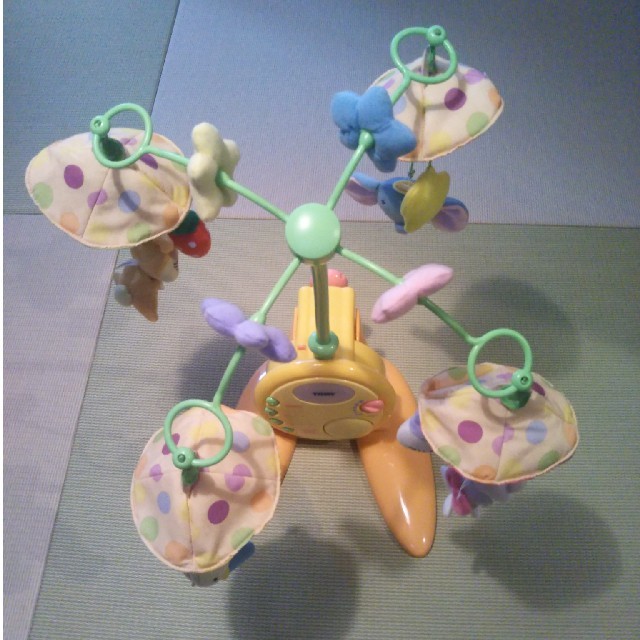 Takara Tomy(タカラトミー)のトミー　おもちゃ　0歳〜 キッズ/ベビー/マタニティのおもちゃ(オルゴールメリー/モービル)の商品写真