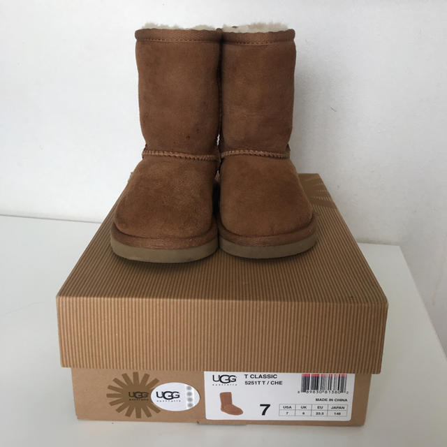 UGG(アグ)のugg アグ クラシック ムートンブーツ 14.8cm チェスナット キッズ/ベビー/マタニティのキッズ靴/シューズ(15cm~)(ブーツ)の商品写真