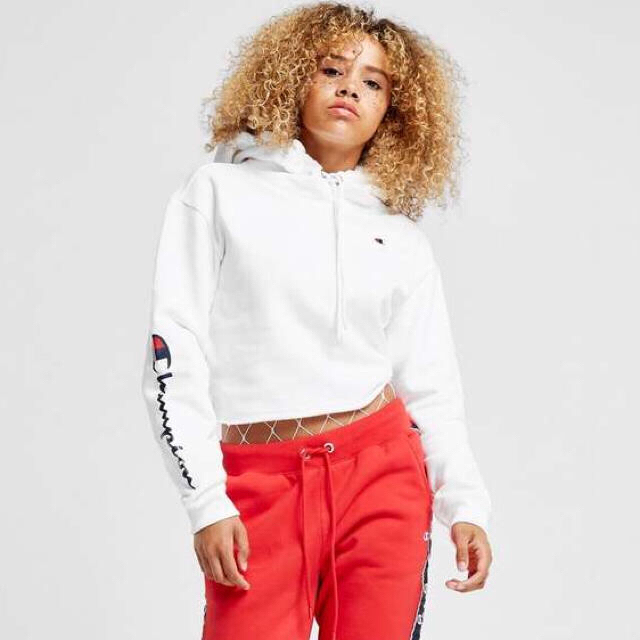 Champion(チャンピオン)の日本未入荷 Champion cropped レディースのトップス(パーカー)の商品写真