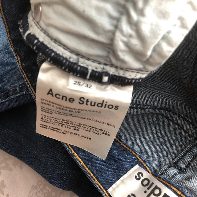 ACNE(アクネ)のACNE SKIN5 USED BLUE アクネ デニム 25 レディースのパンツ(デニム/ジーンズ)の商品写真