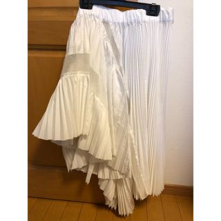 サカイ(sacai)のsacaiアシンメトリースカート(ひざ丈スカート)