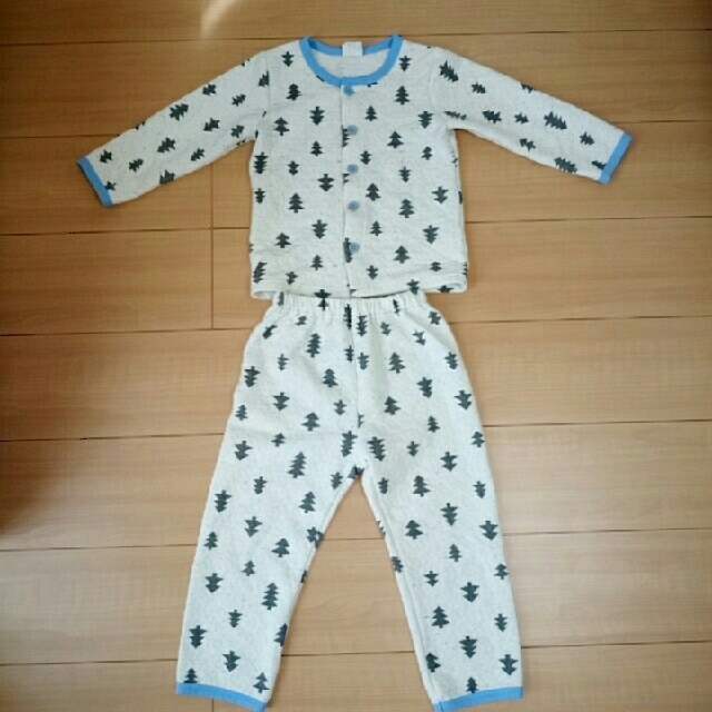 110cm☆ツリー柄の北欧風パジャマ キッズ/ベビー/マタニティのキッズ服男の子用(90cm~)(パジャマ)の商品写真