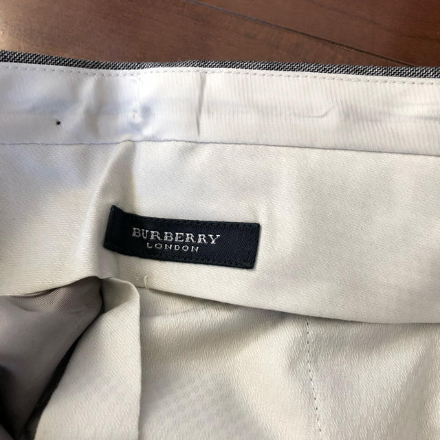 BURBERRY(バーバリー)の値下げ！メンズ バーバリー ウールパンツ メンズのパンツ(スラックス)の商品写真