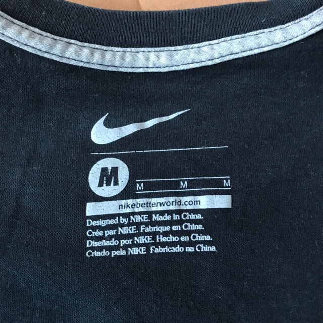 NIKE(ナイキ)のNIKEジュニアＴシャツ 黒 サイズ140 キッズ/ベビー/マタニティのキッズ服男の子用(90cm~)(Tシャツ/カットソー)の商品写真