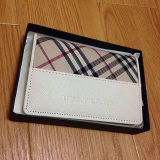 バーバリー(BURBERRY)のバーバリー 定期入れ(名刺入れ/定期入れ)