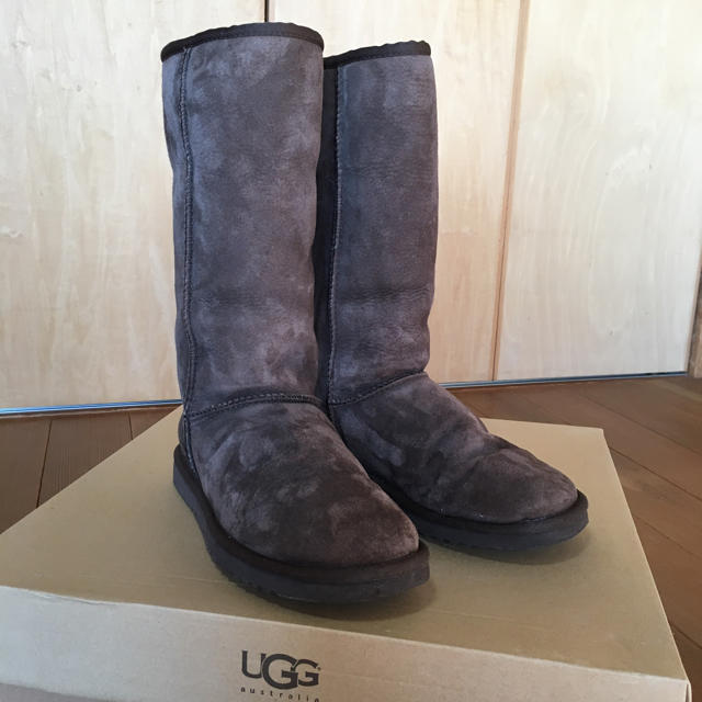 UGG(アグ)の【ちゃこ様専用】UGG  CLASSIC TALL 24cm (チョコ) レディースの靴/シューズ(ブーツ)の商品写真