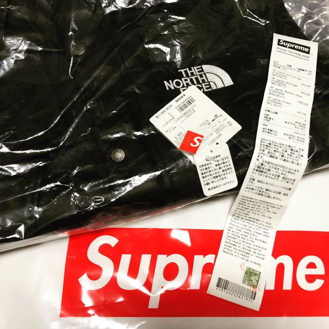 Supreme(シュプリーム)のSupreme マウンテンパーカー メンズのジャケット/アウター(マウンテンパーカー)の商品写真