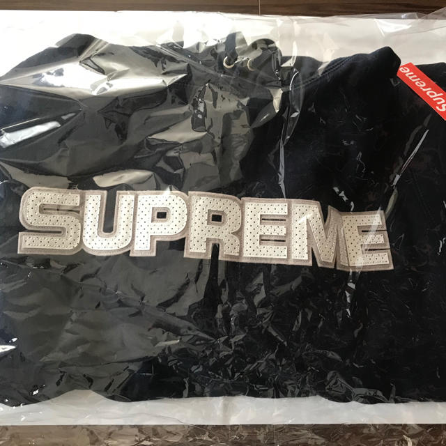 Supreme(シュプリーム)のデレラ 様専用 メンズのトップス(パーカー)の商品写真