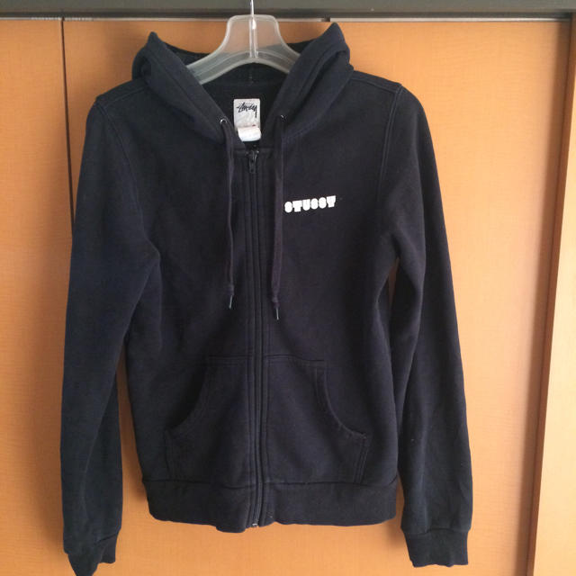 STUSSY(ステューシー)のstussy ZIPパーカー S size レディースのトップス(パーカー)の商品写真