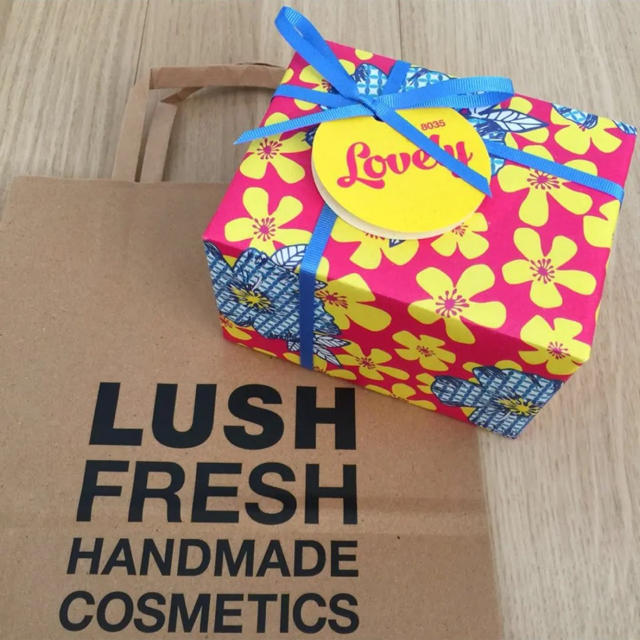 LUSH(ラッシュ)のLUSH ラッシュ ギフト ラブリー♡ コスメ/美容のボディケア(ボディソープ/石鹸)の商品写真