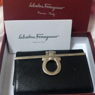 サルヴァトーレフェラガモ(Salvatore Ferragamo)の6連キーケース(キーケース)