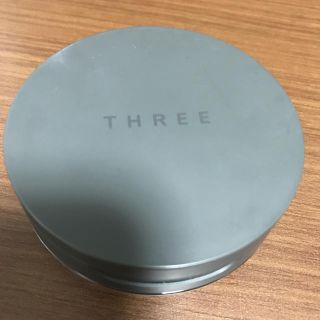 スリー(THREE)のTHREEルースパウダー(フェイスパウダー)