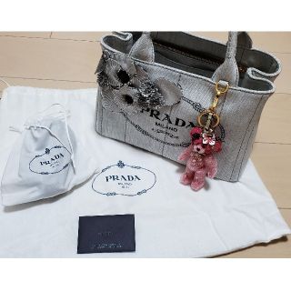 プラダ(PRADA)の新品未使用品　PRADA　カナパ　チャーム付き(トートバッグ)