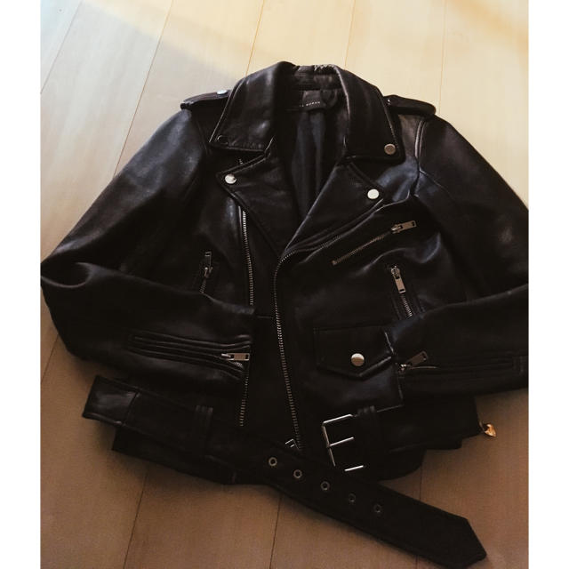 ZARA(ザラ)の✨美品✨ZARA❤️リアルレザー ライダース レディースのジャケット/アウター(ライダースジャケット)の商品写真