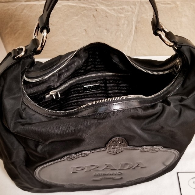 PRADA(プラダ)のりぃ様専用🌸PRADA♡ワンショルダーバッグ レディースのバッグ(ショルダーバッグ)の商品写真