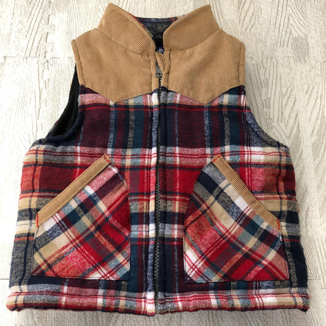 ダウンベスト 95 キッズ/ベビー/マタニティのキッズ服男の子用(90cm~)(ジャケット/上着)の商品写真