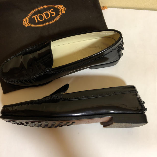 TOD'S(トッズ)のTOD'S  黒ローファー レディースの靴/シューズ(ローファー/革靴)の商品写真