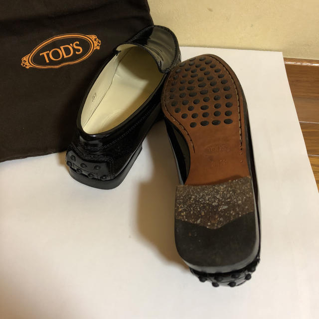 TOD'S(トッズ)のTOD'S  黒ローファー レディースの靴/シューズ(ローファー/革靴)の商品写真