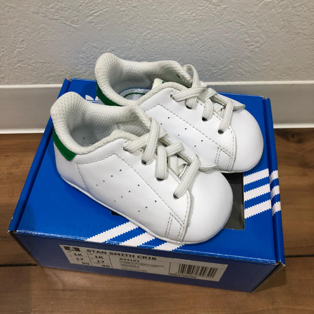 adidas(アディダス)のアディダス スタンスミス ファーストシューズ 90 キッズ/ベビー/マタニティのベビー靴/シューズ(~14cm)(スニーカー)の商品写真