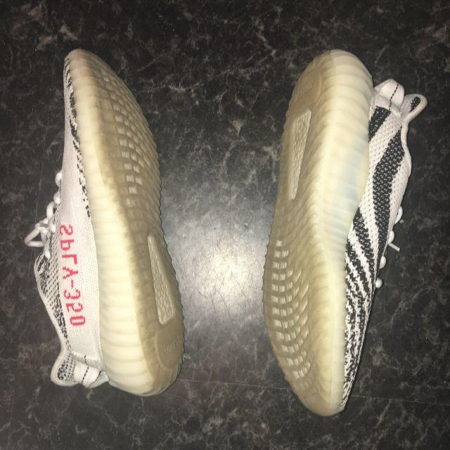 adidas(アディダス)のYeezy zebra v2 350 28cm メンズの靴/シューズ(スニーカー)の商品写真