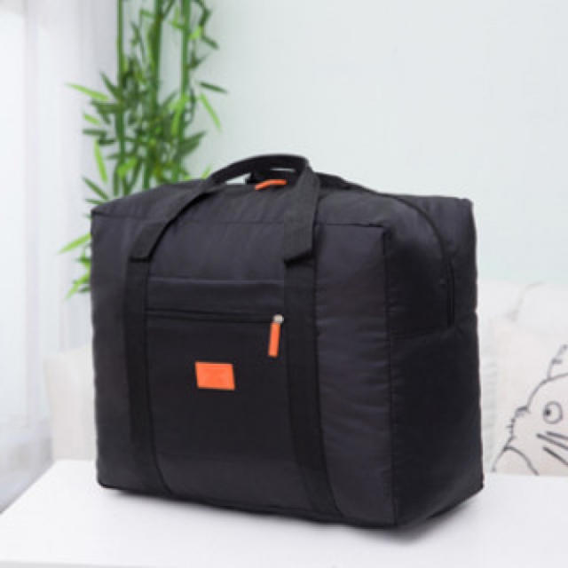 軽量 防水 旅行や出張で大活躍 大容量の折り畳みバッグ 黒 バッグオンバッグ レディースのバッグ(スーツケース/キャリーバッグ)の商品写真