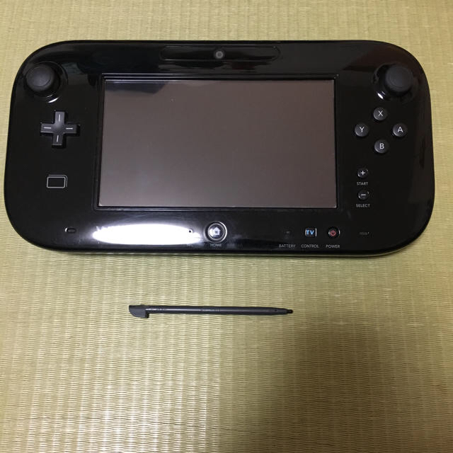 Wii U(ウィーユー)のWiiU ゲームパッド 黒 タッチペン 付き エンタメ/ホビーのゲームソフト/ゲーム機本体(家庭用ゲーム機本体)の商品写真