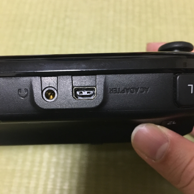Wii U(ウィーユー)のWiiU ゲームパッド 黒 タッチペン 付き エンタメ/ホビーのゲームソフト/ゲーム機本体(家庭用ゲーム機本体)の商品写真
