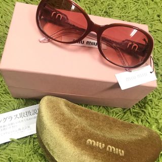 ミュウミュウ(miumiu)のmiumiu 【新品未使用】ミウミウ サングラス SMU21I ピンク×ボルドー(サングラス/メガネ)