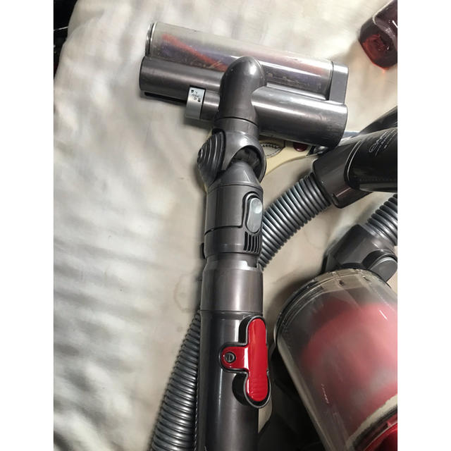 Dyson(ダイソン)のダイソン・サイクロン掃除機！ＤＣ４８・レッド スマホ/家電/カメラの生活家電(掃除機)の商品写真