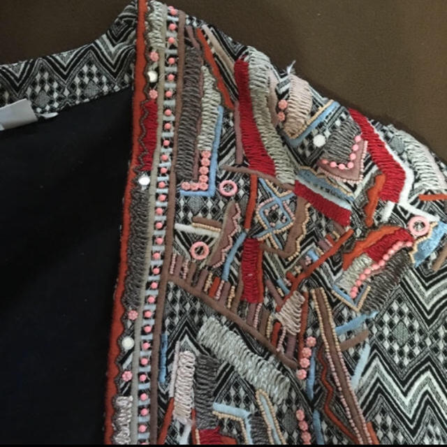 H&M(エイチアンドエム)のH&M ☆ 刺繍ガウンジャケット レディースのジャケット/アウター(ガウンコート)の商品写真