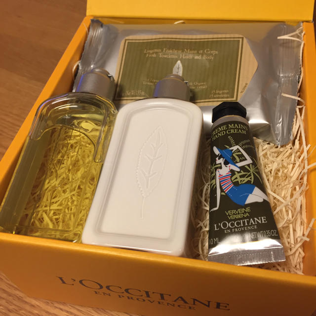 L'OCCITANE(ロクシタン)の【11月25日までの出品】ロクシタン バーベナ ギフトセット コスメ/美容のボディケア(ハンドクリーム)の商品写真