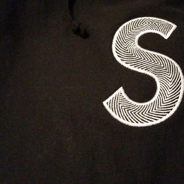 Supreme(シュプリーム)のSupreme S Logo Hooded Sweatshirt メンズのトップス(パーカー)の商品写真