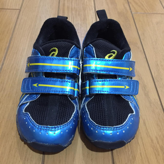 asics(アシックス)の子供靴 スニーカー asics 15.5㎝ キッズ/ベビー/マタニティのキッズ靴/シューズ(15cm~)(スニーカー)の商品写真