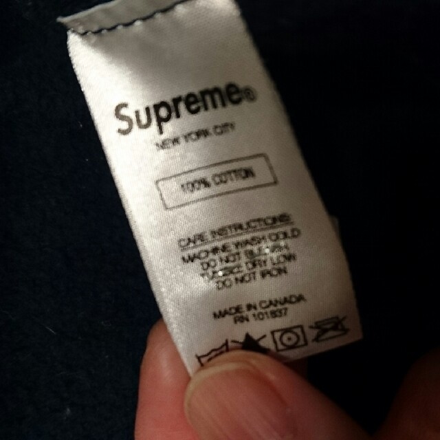 Supreme(シュプリーム)のSupreme フーディー 袖ロゴ メンズのトップス(パーカー)の商品写真