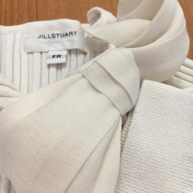 JILL by JILLSTUART(ジルバイジルスチュアート)のjill by肩リボントップス レディースのトップス(カットソー(半袖/袖なし))の商品写真