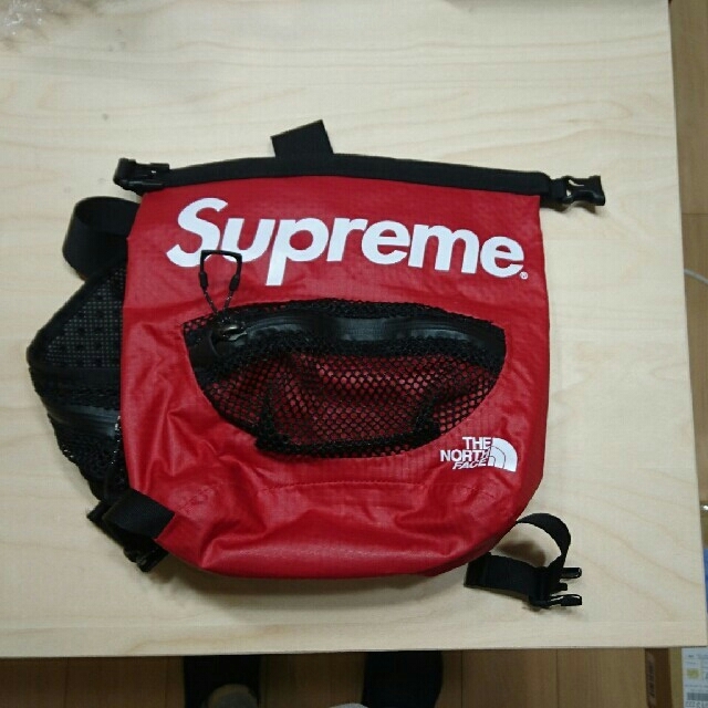 Supreme(シュプリーム)のSupreme ノースフェイス メンズのバッグ(ボディーバッグ)の商品写真