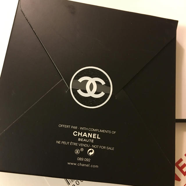 CHANEL(シャネル)のシャネル 特別プレゼント バッグチャーム ハンドメイドのファッション小物(バッグチャーム)の商品写真