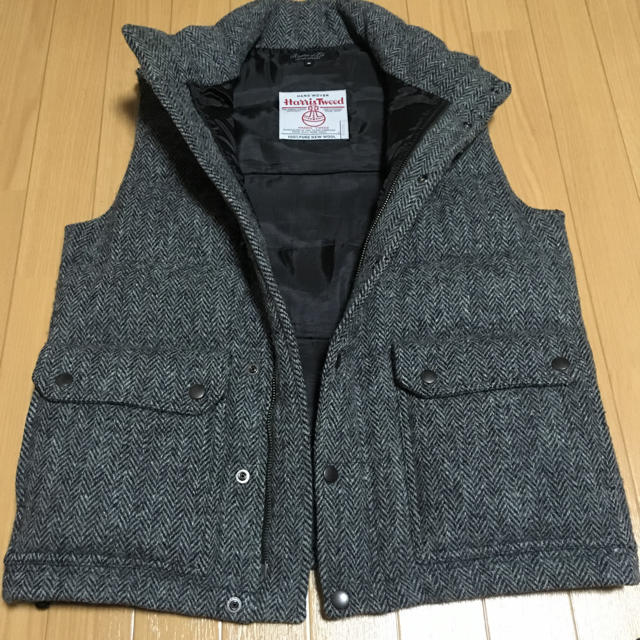 Harris Tweed(ハリスツイード)のハリスツイード ダウンベスト メンズのジャケット/アウター(ダウンベスト)の商品写真