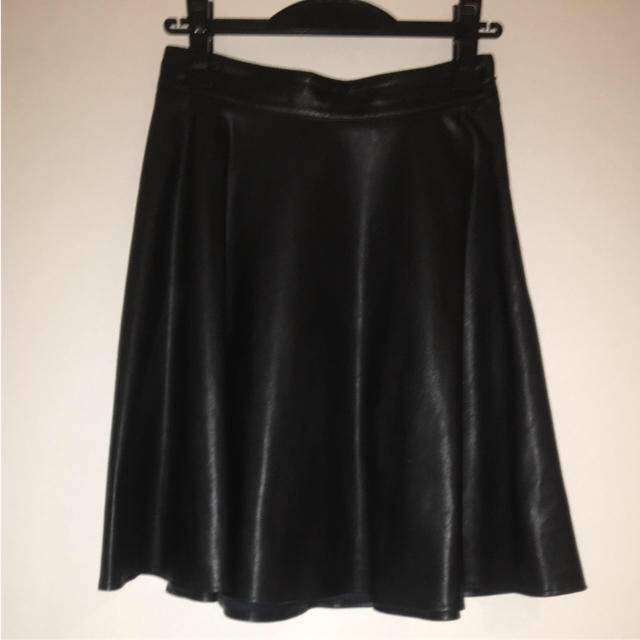GRACE CONTINENTAL(グレースコンチネンタル)のダイアグラム グレースコンチネンタル フェイクレザー スカート ブラック 36 レディースのスカート(ひざ丈スカート)の商品写真