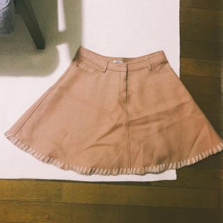 ミュウミュウ(miumiu)のmiumiuのスカート(ひざ丈スカート)