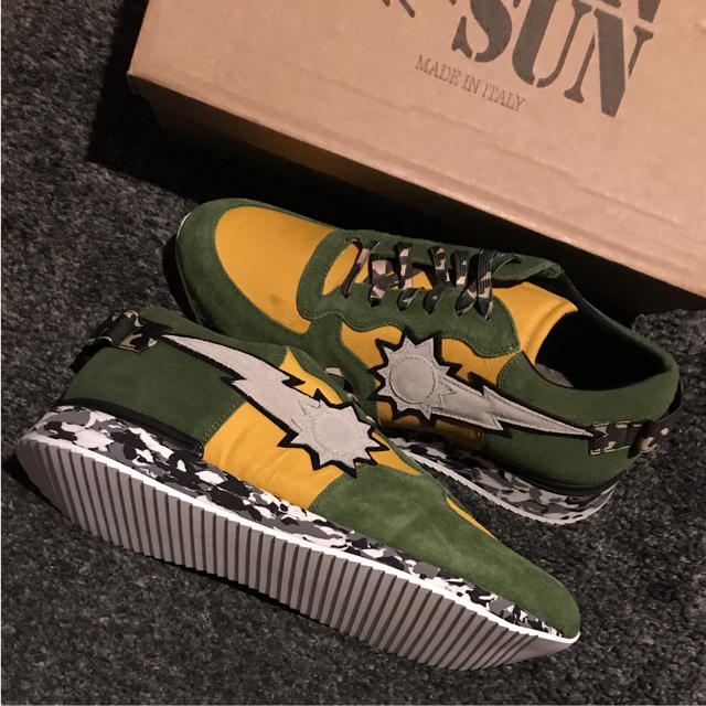 【新品】URBAN SUN(アーバンサン) グリーン 44 イタリアメイド メンズの靴/シューズ(スニーカー)の商品写真
