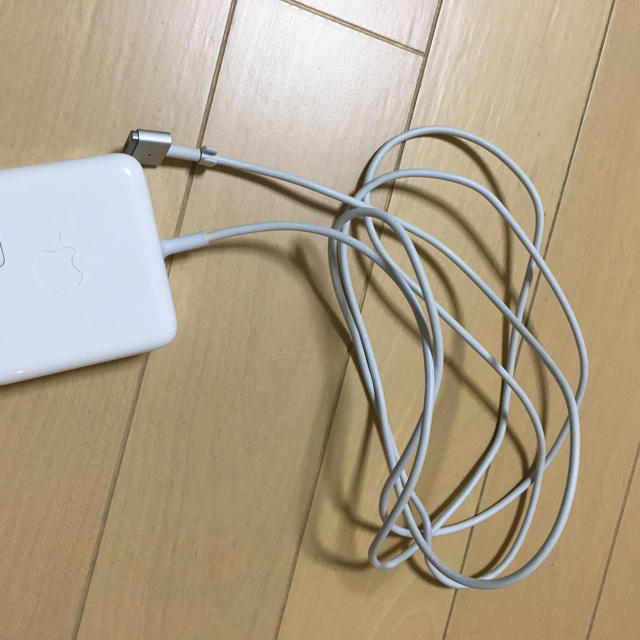 Mac (Apple)(マック)のMac充電器 Magsafe 2 Power Adapter 45w！ スマホ/家電/カメラのスマートフォン/携帯電話(バッテリー/充電器)の商品写真