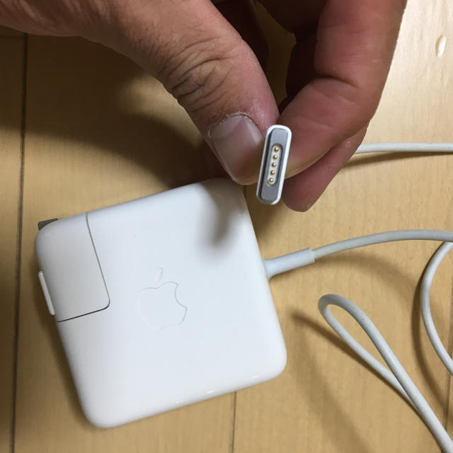 Mac (Apple)(マック)のMac充電器 Magsafe 2 Power Adapter 45w！ スマホ/家電/カメラのスマートフォン/携帯電話(バッテリー/充電器)の商品写真