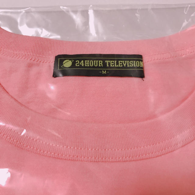 NEWS(ニュース)の新品未開封 未使用＊24時間テレビ 2009 チャリTシャツ ピンク NEWS レディースのトップス(Tシャツ(半袖/袖なし))の商品写真