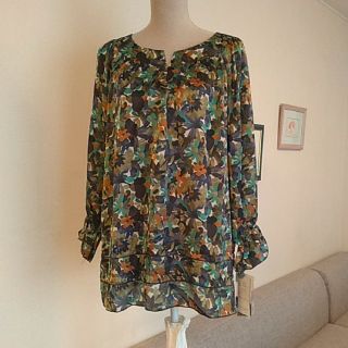 「新品」カーキ色系花柄水彩画風チュニック(チュニック)