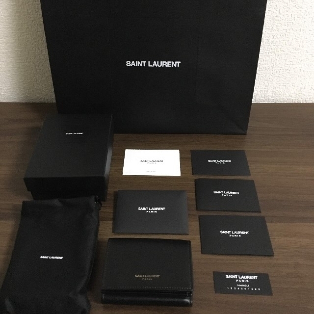 Saint Laurent(サンローラン)のサンローラン SAINT LAURENT タイニーウォレット ミニ財布  レディースのファッション小物(財布)の商品写真