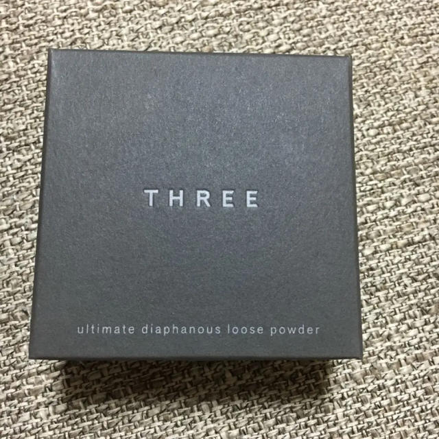 THREE(スリー)のthree ルースパウダー   コスメ/美容のベースメイク/化粧品(フェイスパウダー)の商品写真