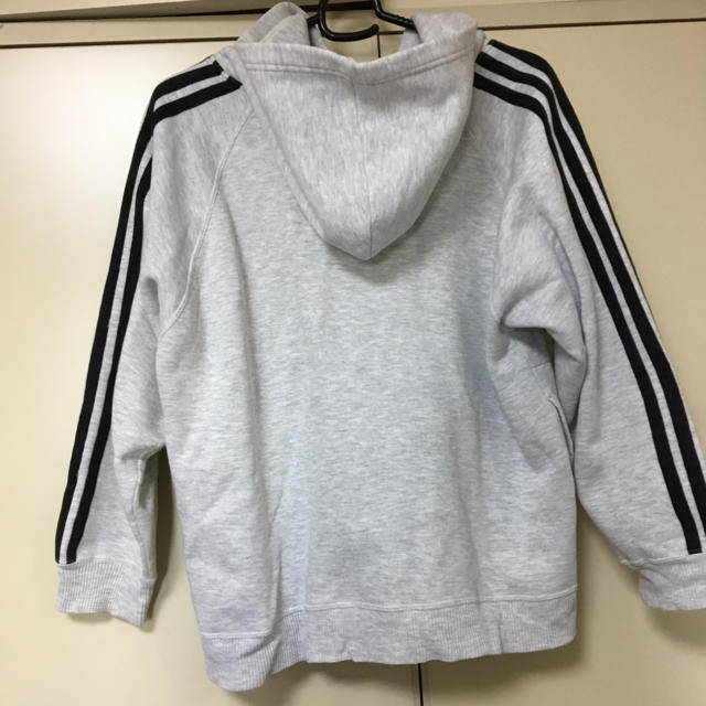 adidas(アディダス)のadidasパーカー レディースのトップス(パーカー)の商品写真